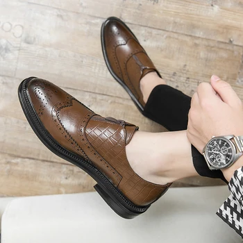  Досуг Ретро Буллок Дизайн Мужчины Классическая деловая формальная обувь Кожаная обувь с острым носком Мужская офисная оксфордская классическая обувь